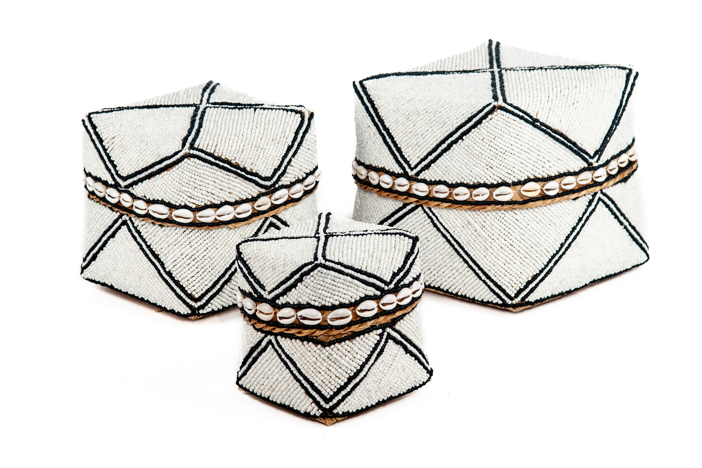 Offermand kraaltjes/schelpjes wit/zwart