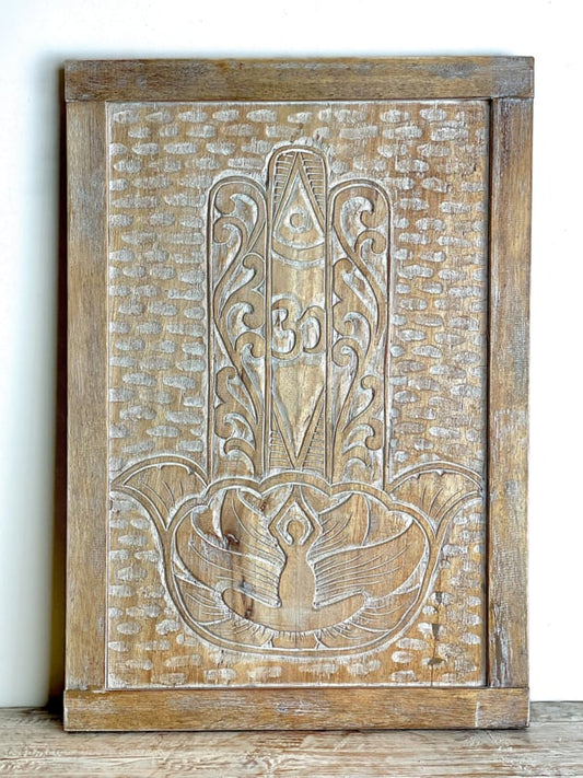 Houten wandpaneel hand van Fatima 66x46cm natural