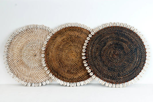 Rotan onderzetter/placemet met schelpjes afgezet
