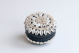 Doosje bamboe met schelpjes (diverse kleuren)