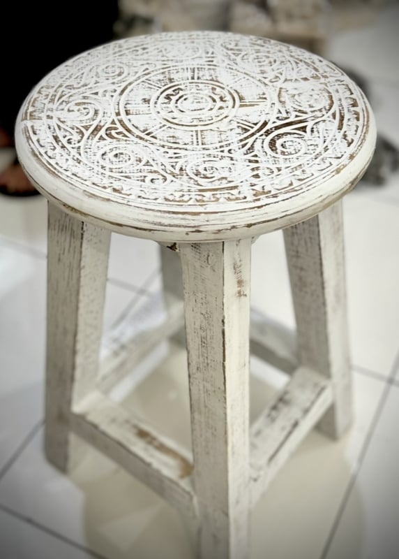 Houten krukje mandala white / carved natural wood