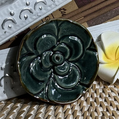 Aardewerk wierookhoudertje champaka