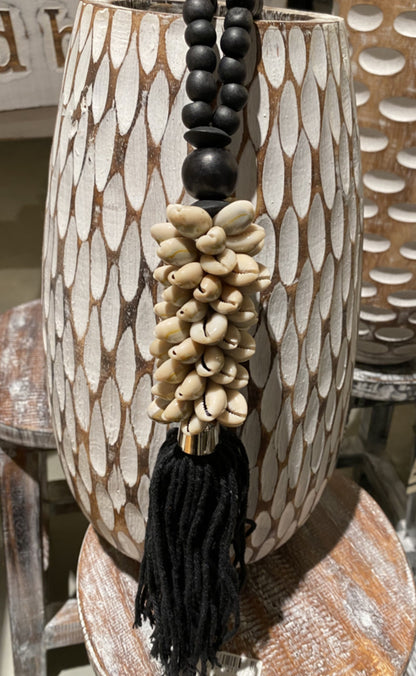 Halskette mit Holzperlen und Muschel, lang, schwarz