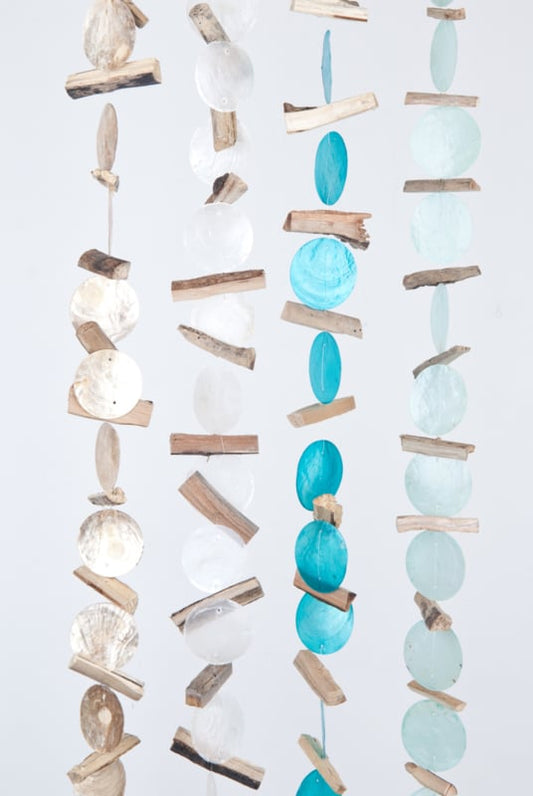 Girlande aus Capiz-Muscheln mit Holz