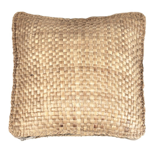 Sierkussen van gevlochten bananenblad