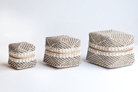 Offermand kraaltjes/schelpjes crème/wit