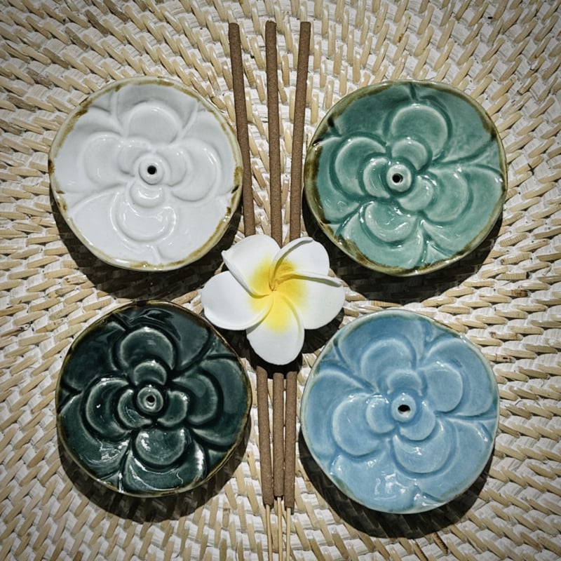 Aardewerk wierookhoudertje champaka