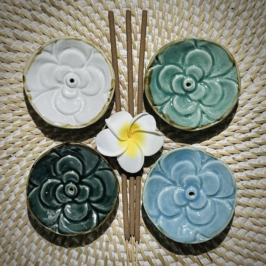 Aardewerk wierookhoudertje champaka