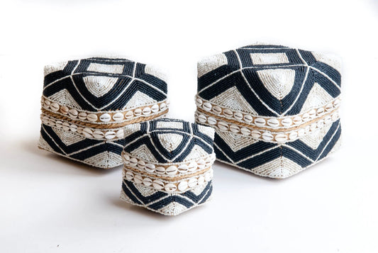 Offermand kraaltjes/schelpjes zwart/crème/wit