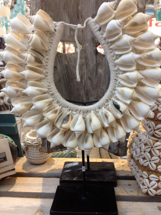 Papua-Halskette auf Standardmuscheln, groß, weiß