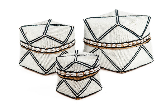 Offermand kraaltjes/schelpjes wit/zwart